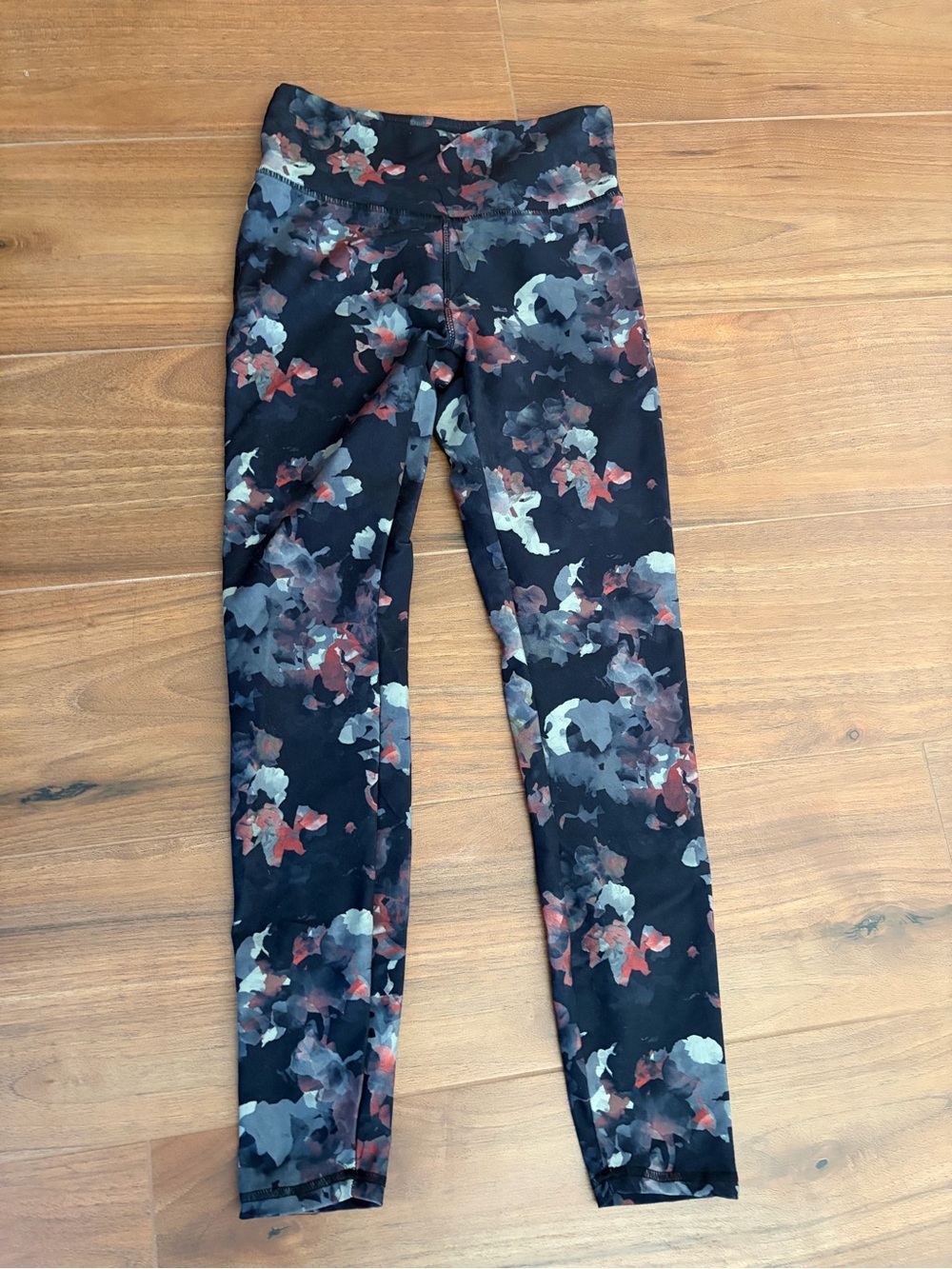 Women’s Black Floral Print Leggings Small